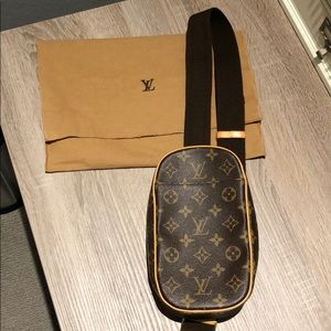 Louis Vuitton Monogram Pochette Gange